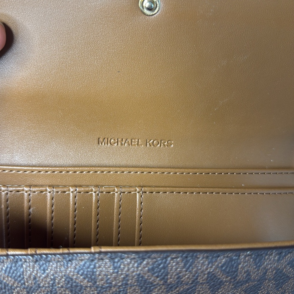 EUC Michael Kors Jet Set Large Signature Snap-Font Tri-fold Wallet - Picture 5 of 6